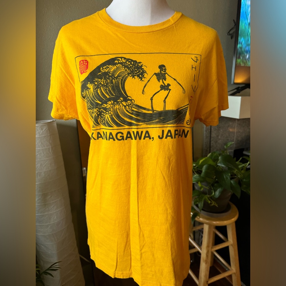 Kanagawa, Japan Skull Surfer Tee